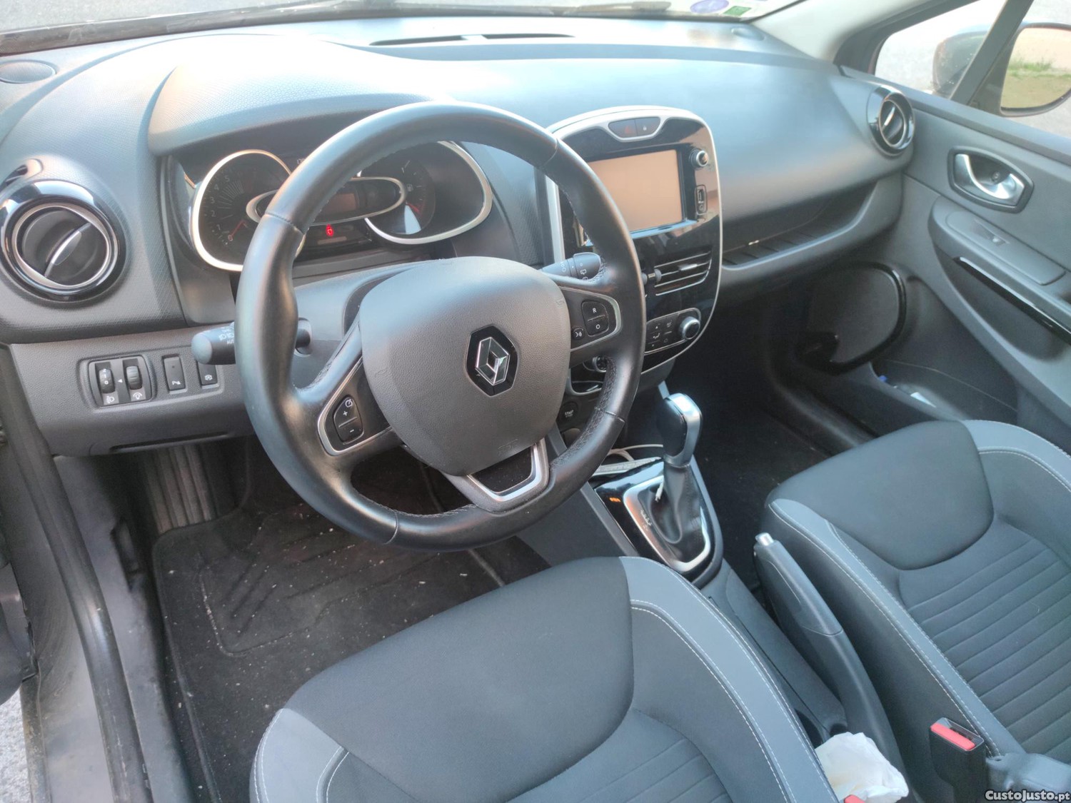 Renault Clio Intens GPLCaixa Automática — fotografia 6