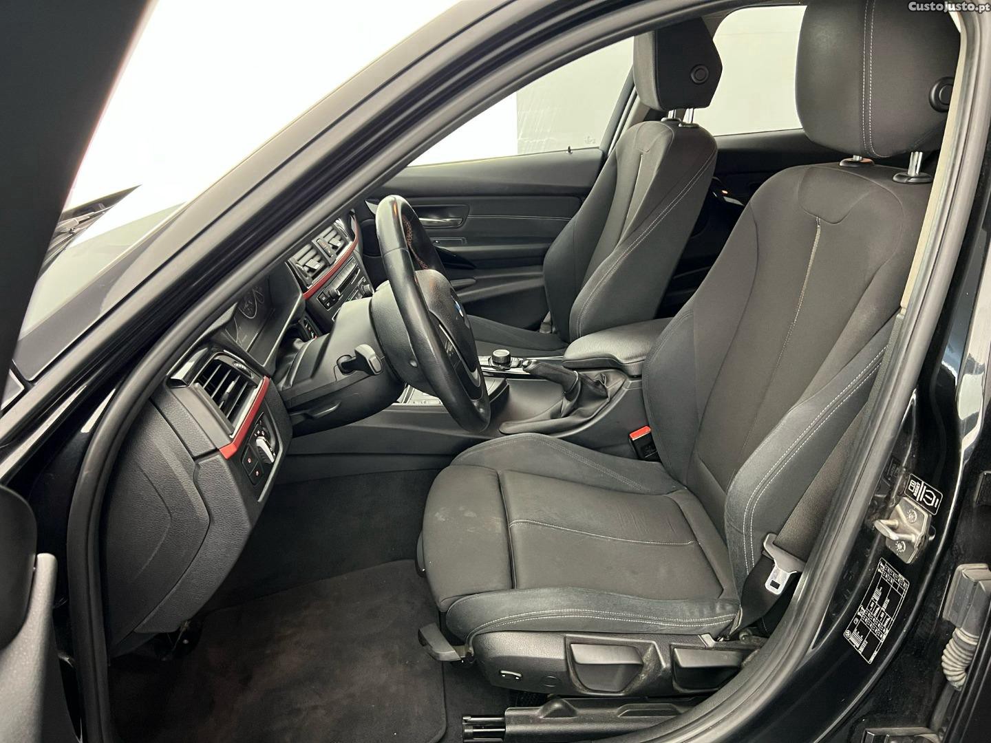 BMW 318 D TOURING (AUTO) — fotografia 5