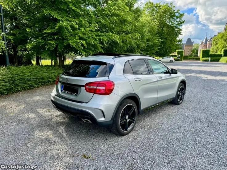 Mercedes-Benz GLA 180 180 D — fotografia 5