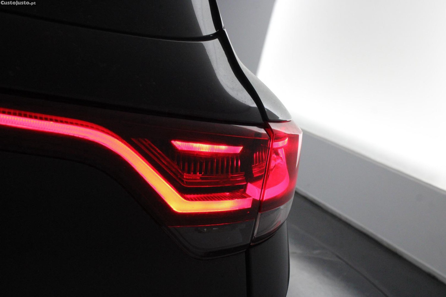 Renault Mégane GRANTOUR E-TECH 1.6 PLUG-IN (AUTO) — fotografia 3