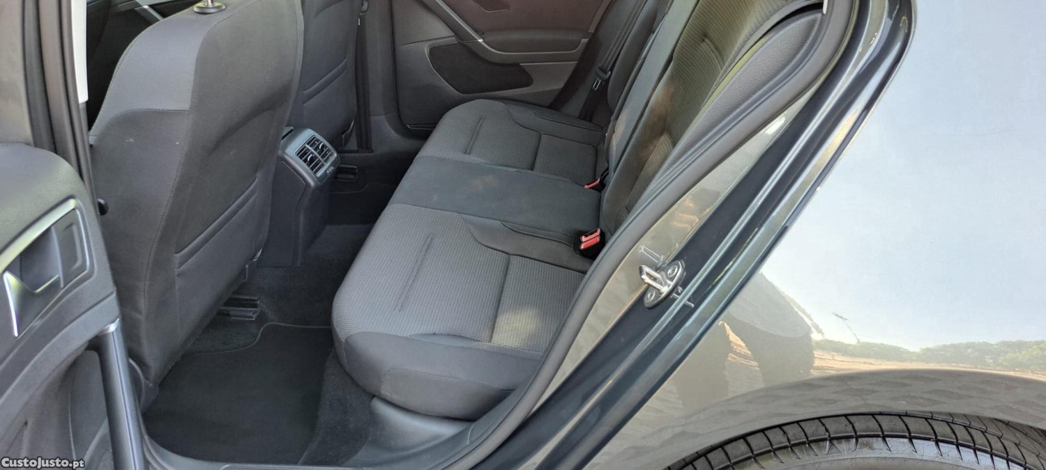 Volkswagen Golf Confortline TDI — fotografia 4