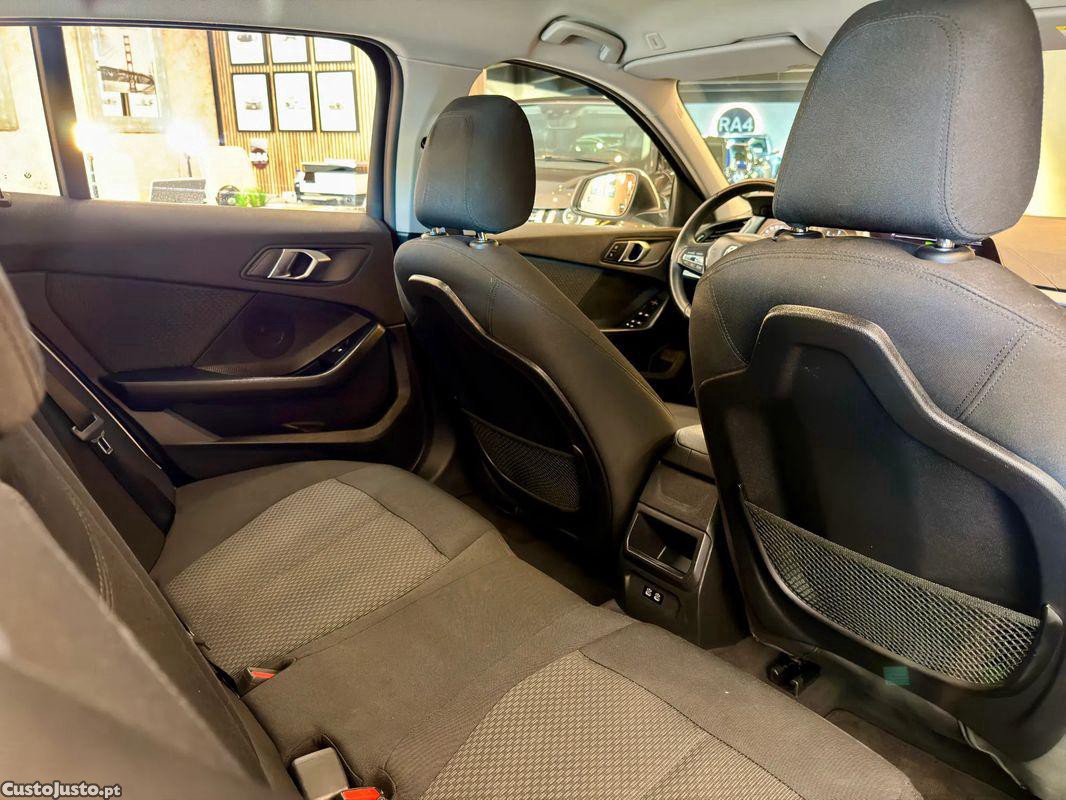 BMW 116 d Advantage Auto — fotografia 10
