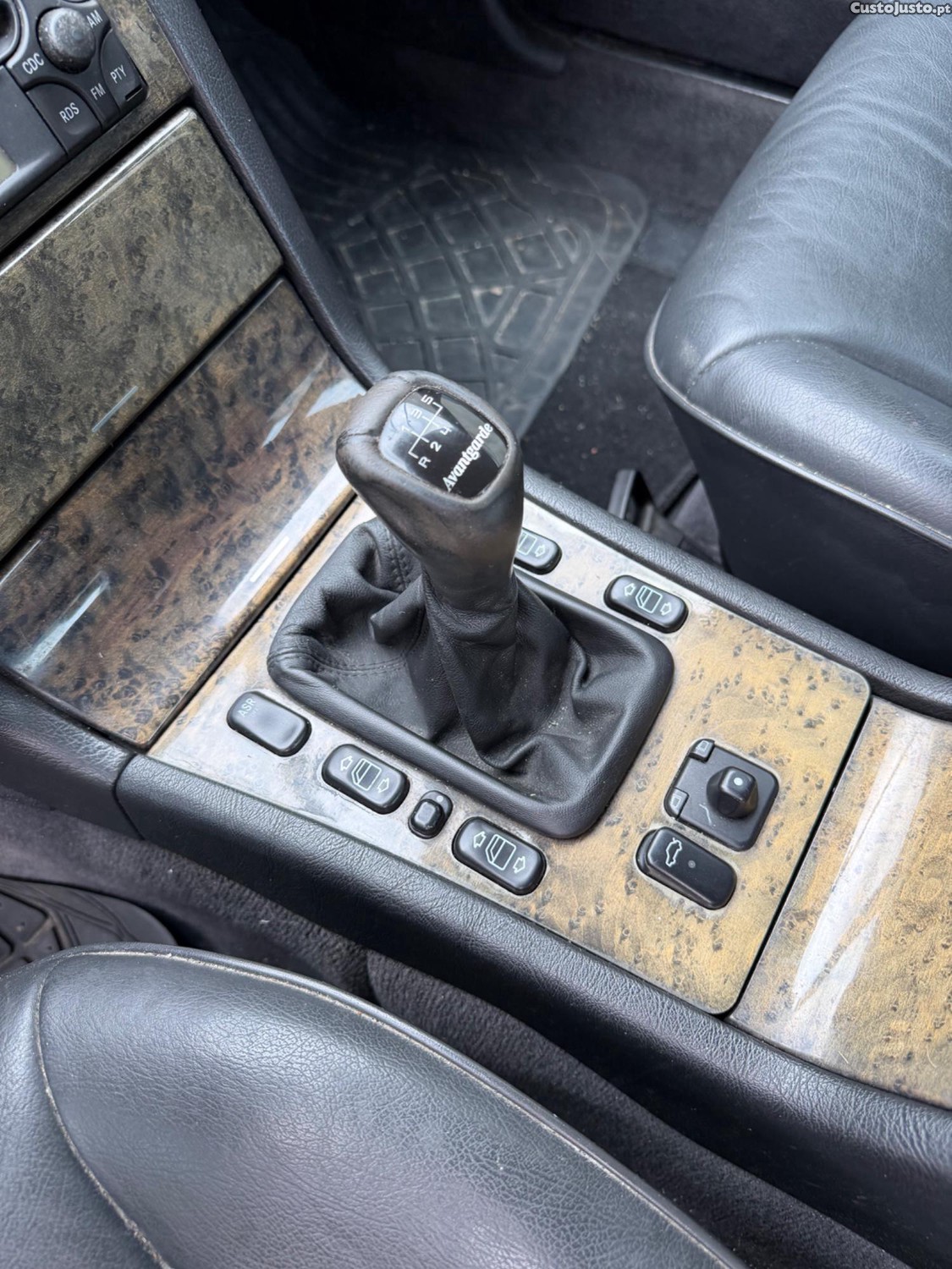 Mercedes-Benz E 250 Turbo Avantgard (nacional) — fotografia 3