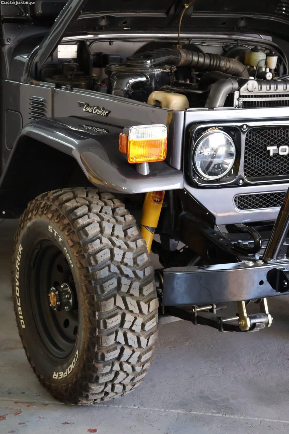 Toyota Land Cruiser 4 WHEEL DRIVE — fotografia 3