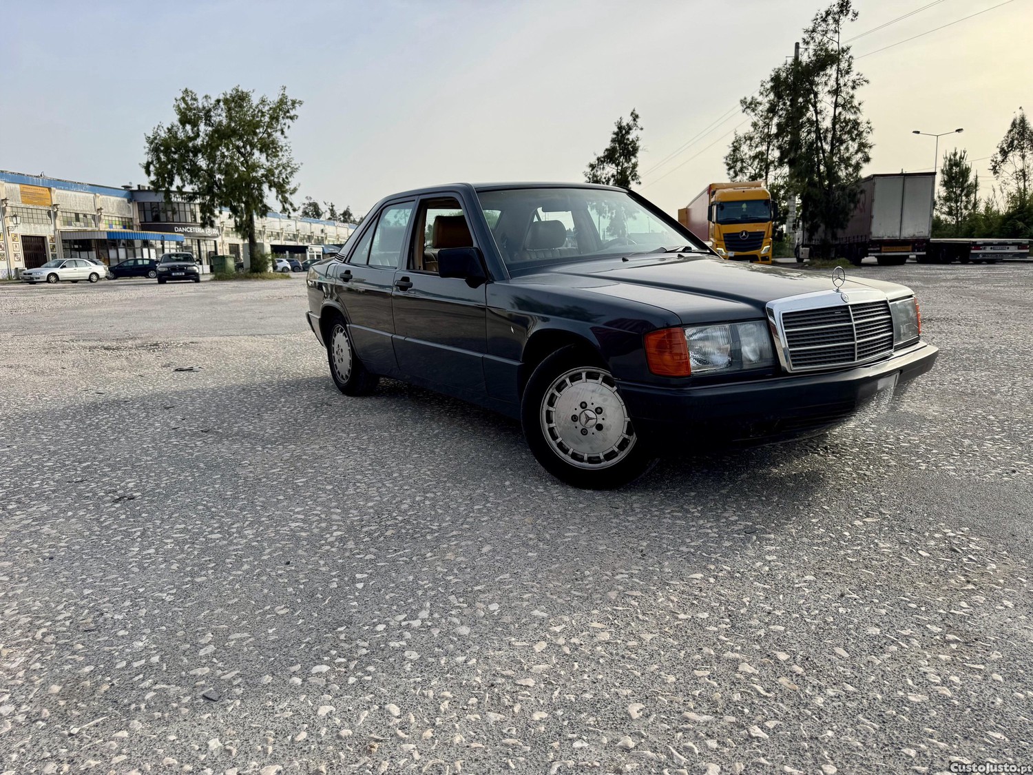 Mercedes-Benz 190 2.5 USA — fotografia 6