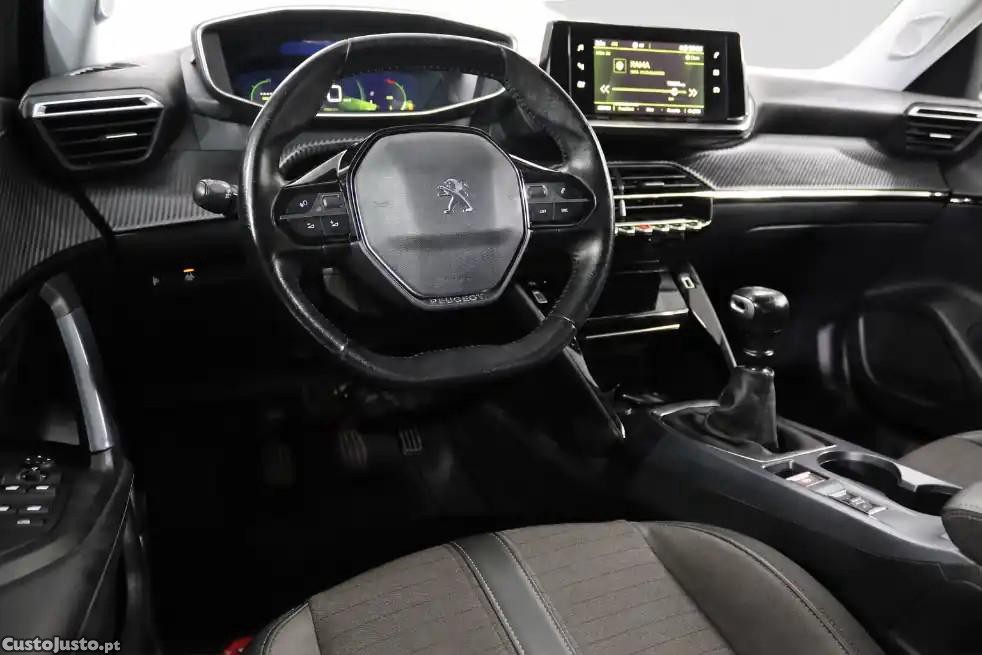 Peugeot 2008 1.2 PureTech Allure — fotografia 13