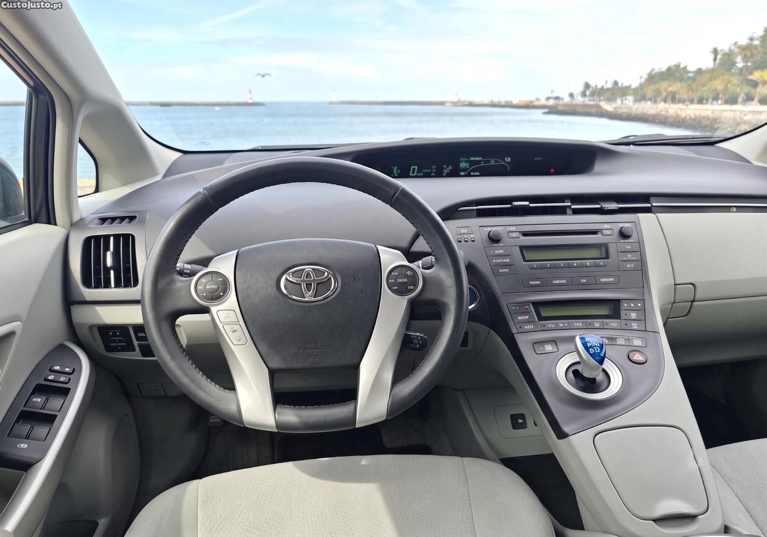 Toyota Prius 1.8 HSD Automático Híbrido Fiável e Económico — fotografia 5