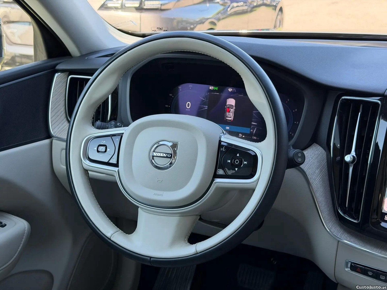Volvo XC 60 2.0 B4 Plus Bright — fotografia 4