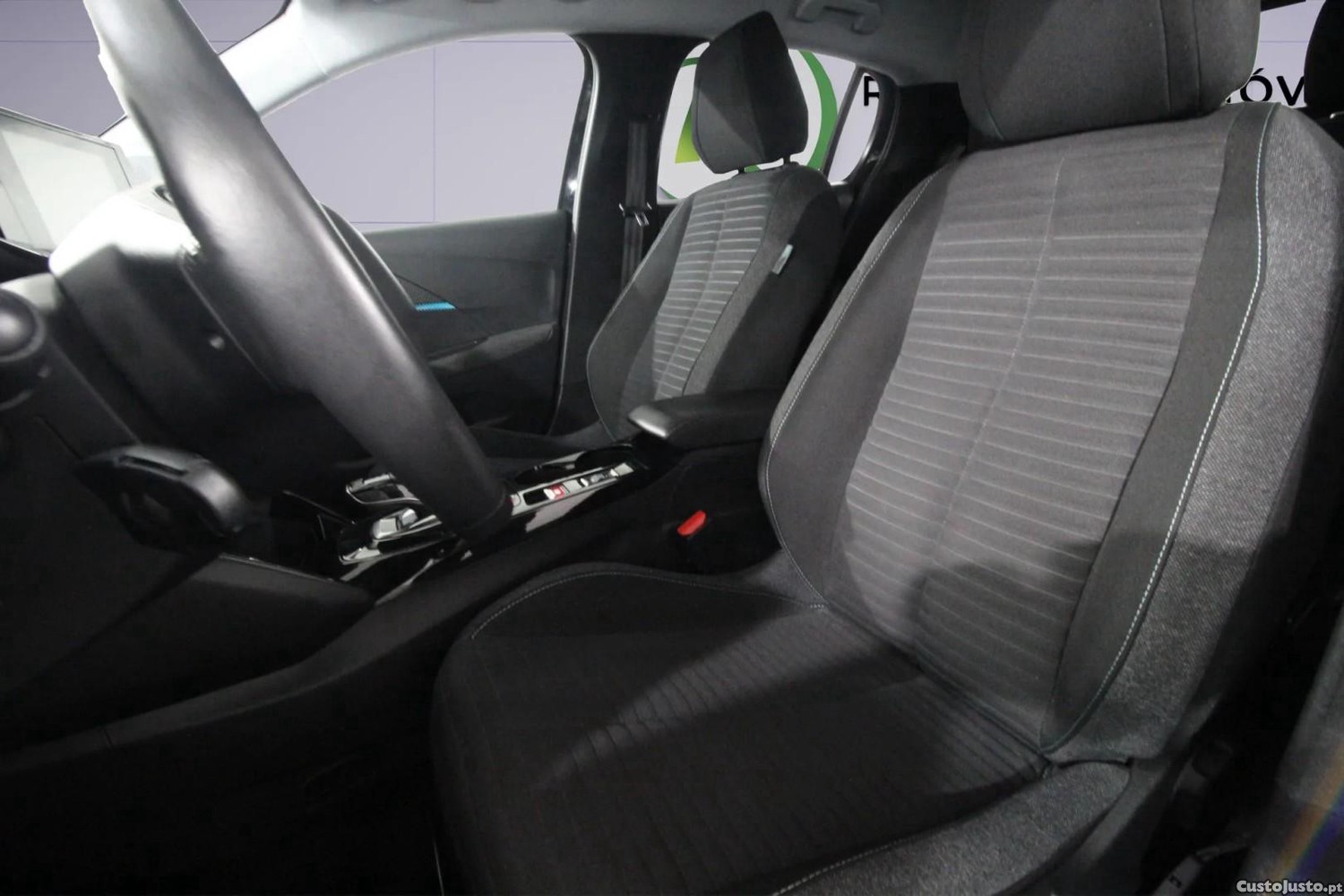 Peugeot e-208 50 kWh Style — fotografia 5