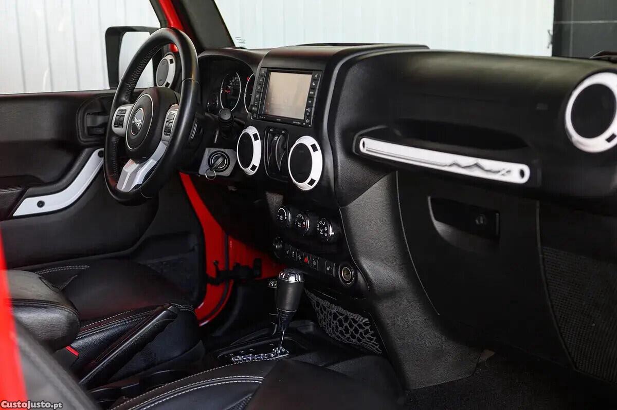 Jeep Wrangler 2.8 CRD Auto Sport — fotografia 10