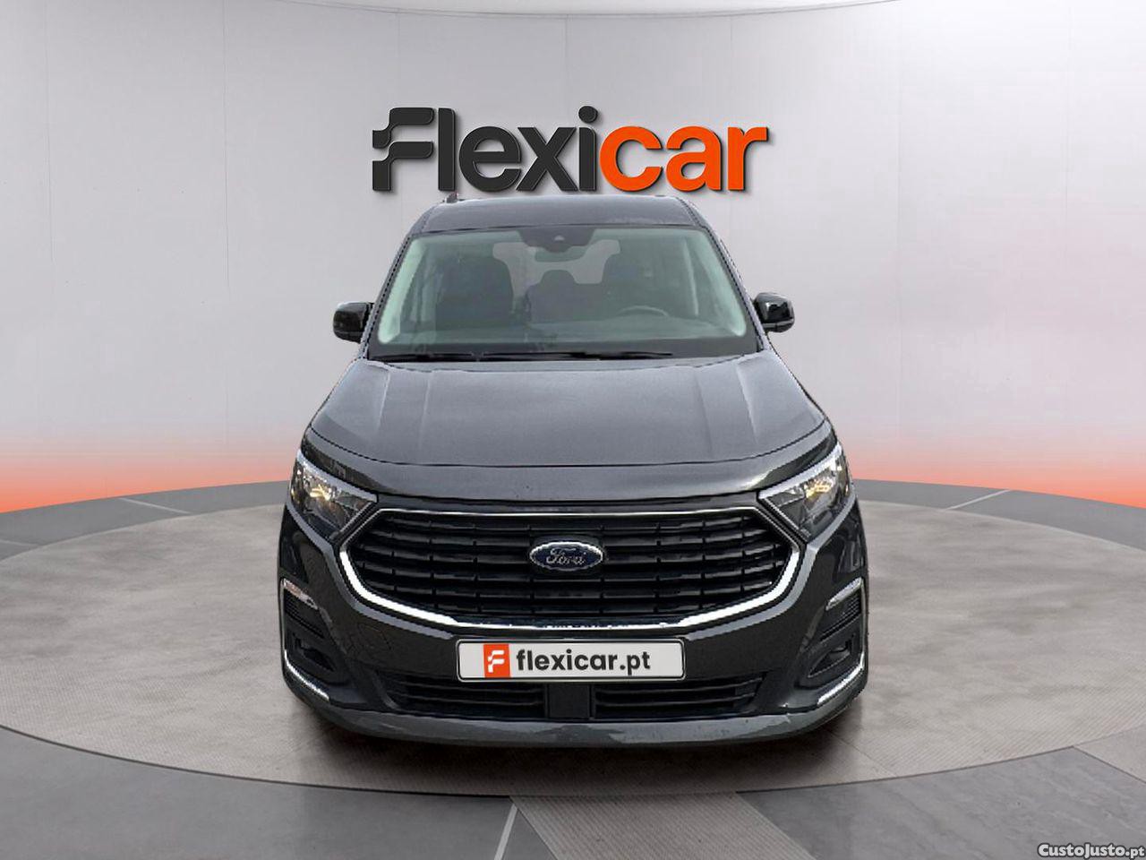 Ford Tourneo 1.5 EcoBoost Titanium — fotografia 16