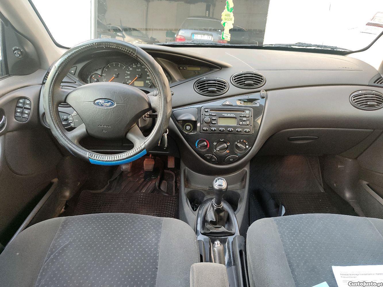 Ford Focus 1.6 Ghia 31.000km — fotografia 6