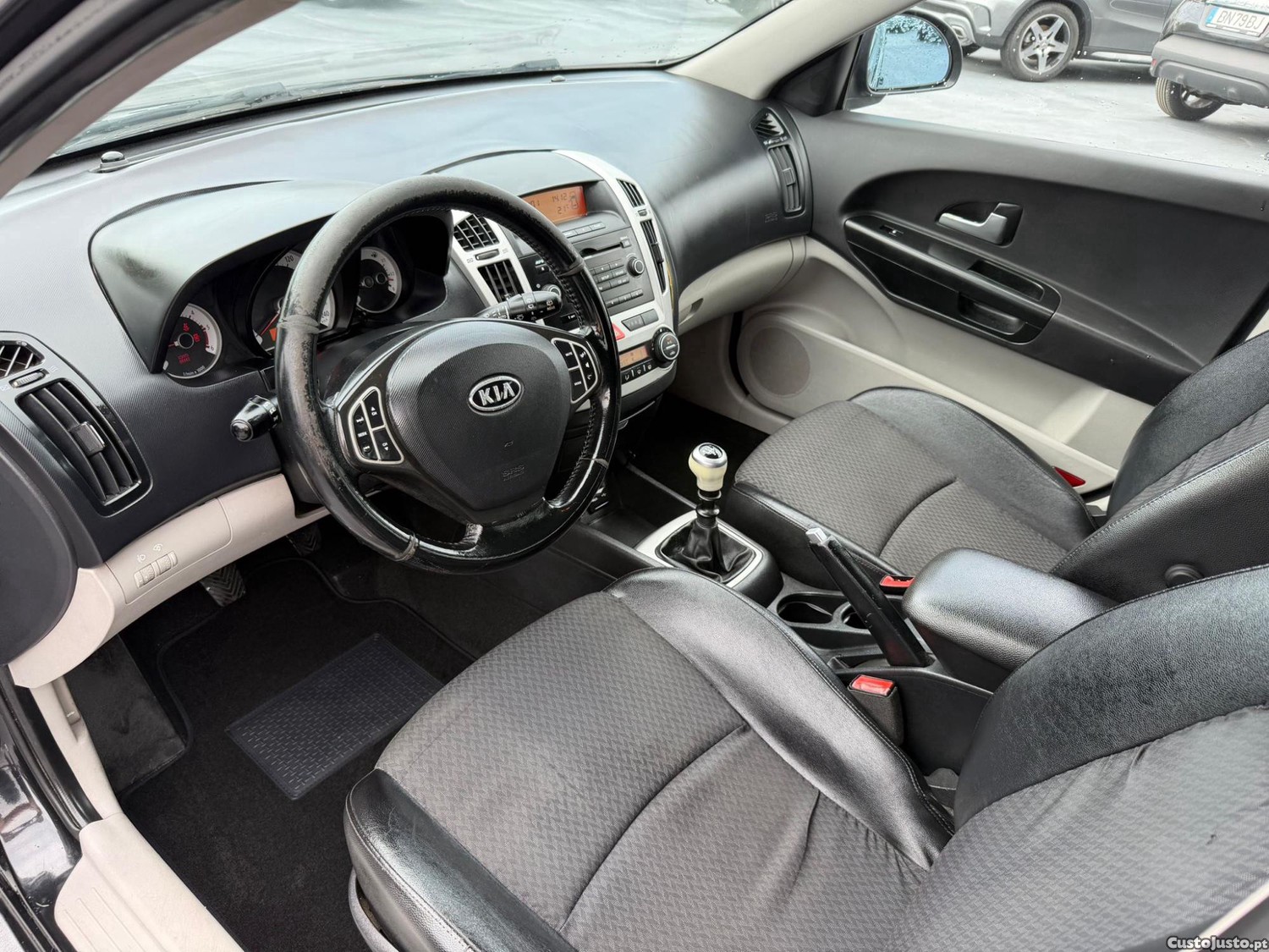 Kia Ceed 1.6 CRDI — fotografia 7