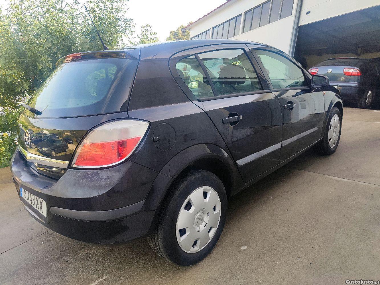 Opel Astra 1.4 Enjoy — fotografia 8