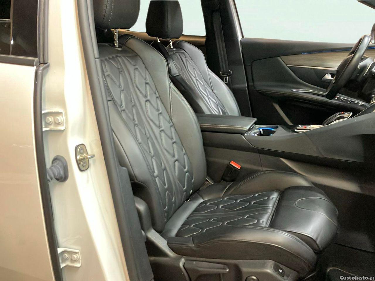 Peugeot 3008 225 e-EAT8 GT Pack — fotografia 10