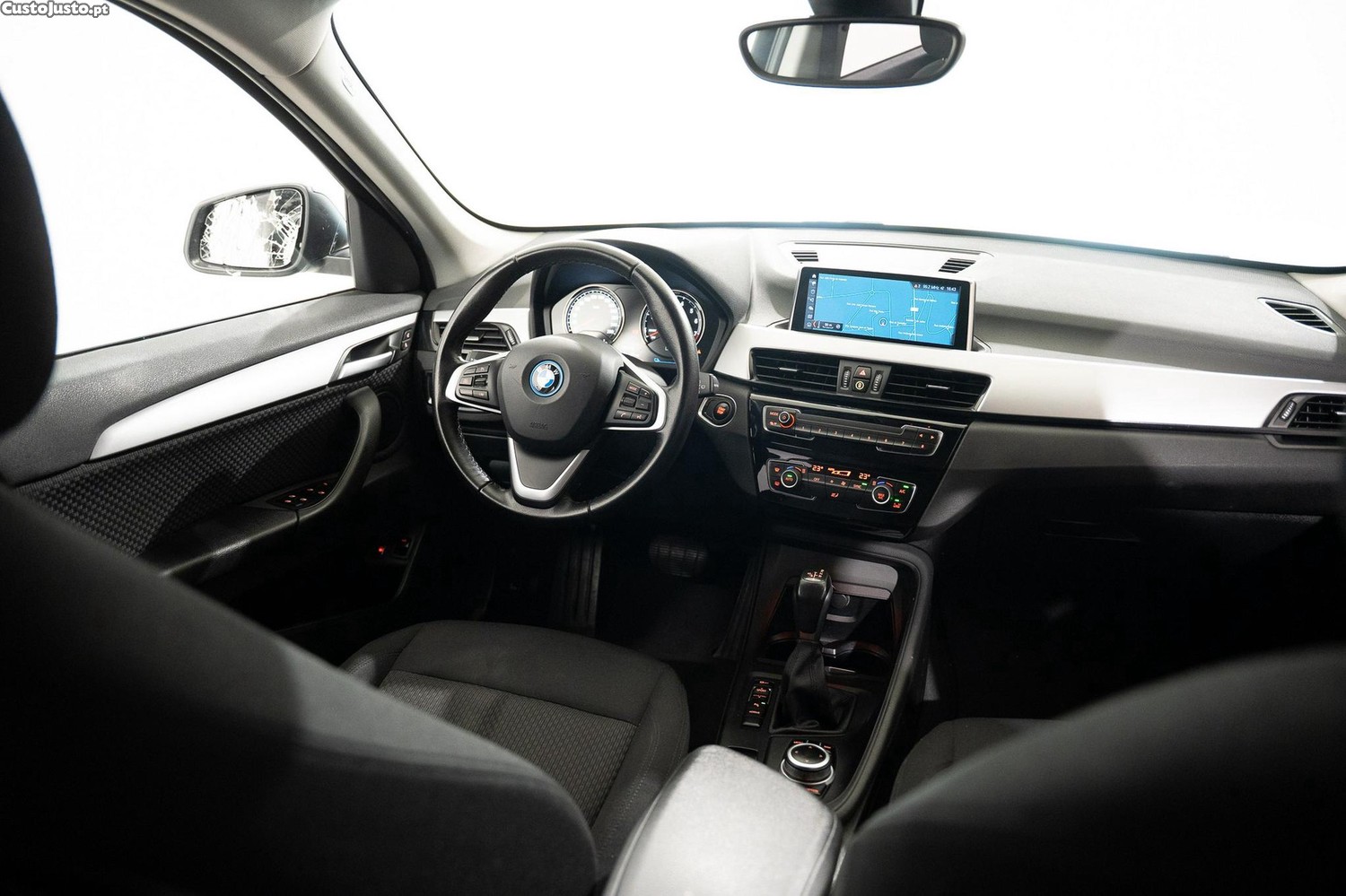 BMW X1 25 e xDrive Corporate Edition — fotografia 21