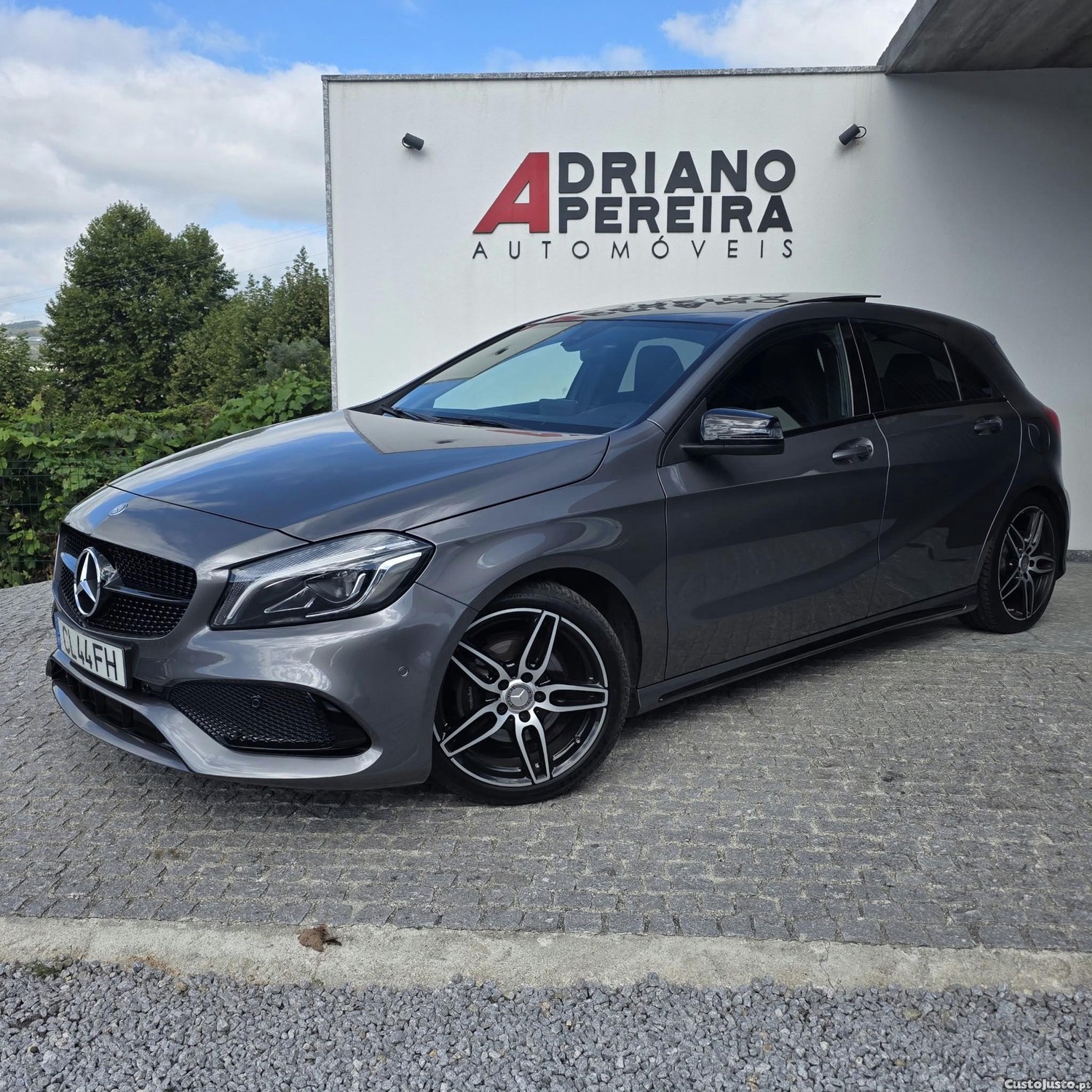 Mercedes-Benz A 200 d AMG Line Aut. — fotografia 13
