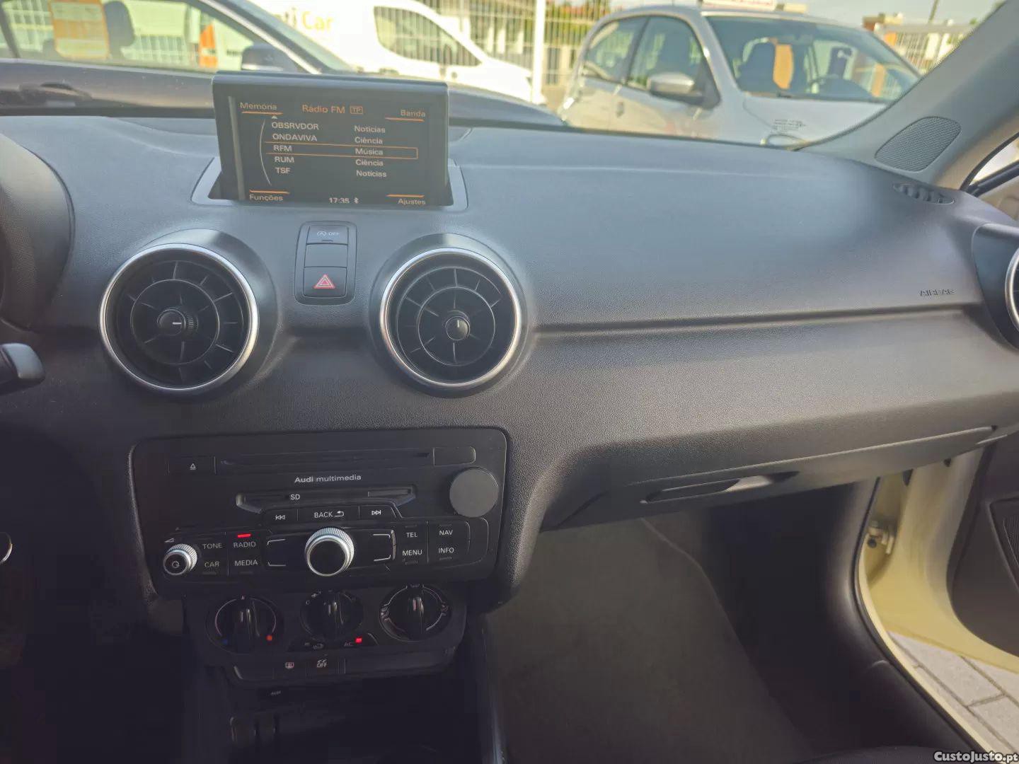 Audi 80 1.2 tfsi s line edition — fotografia 4