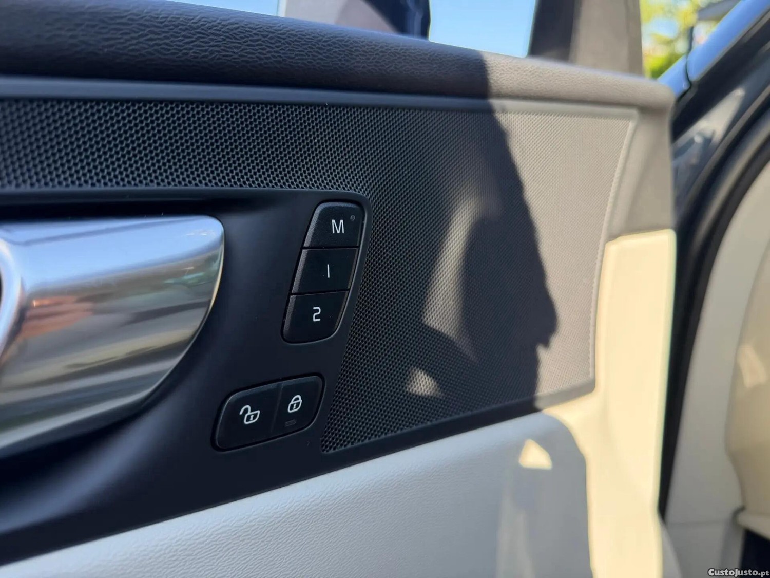 Volvo XC 60 2.0 B4 Plus Bright — fotografia 14