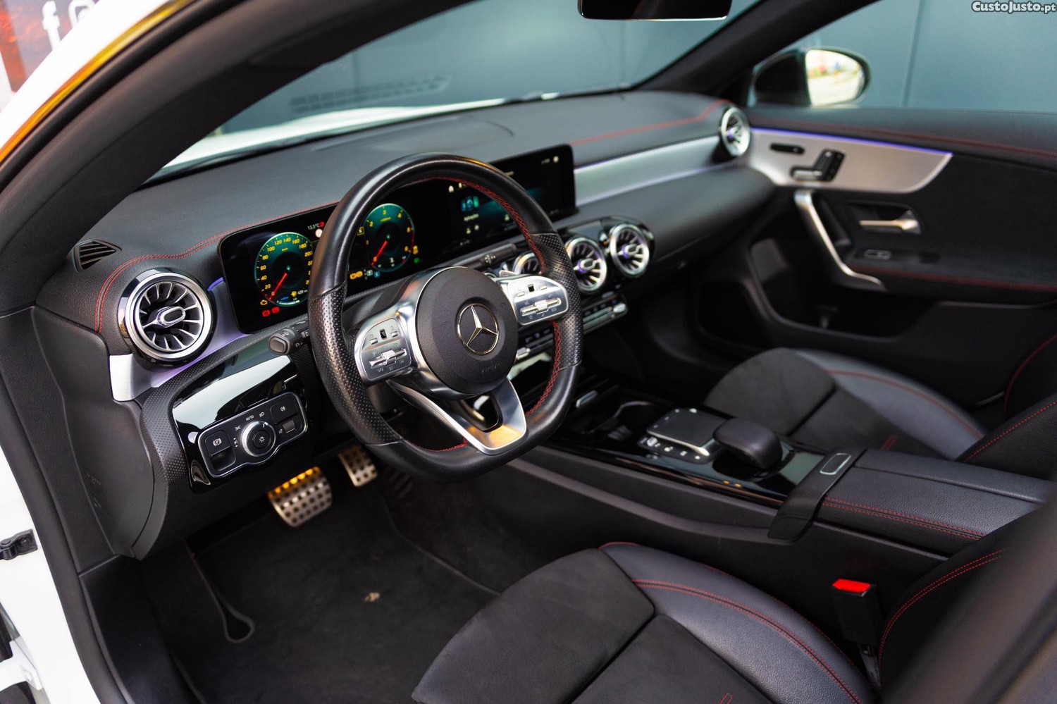 Mercedes-Benz CLA 220 AMG LINE — fotografia 13