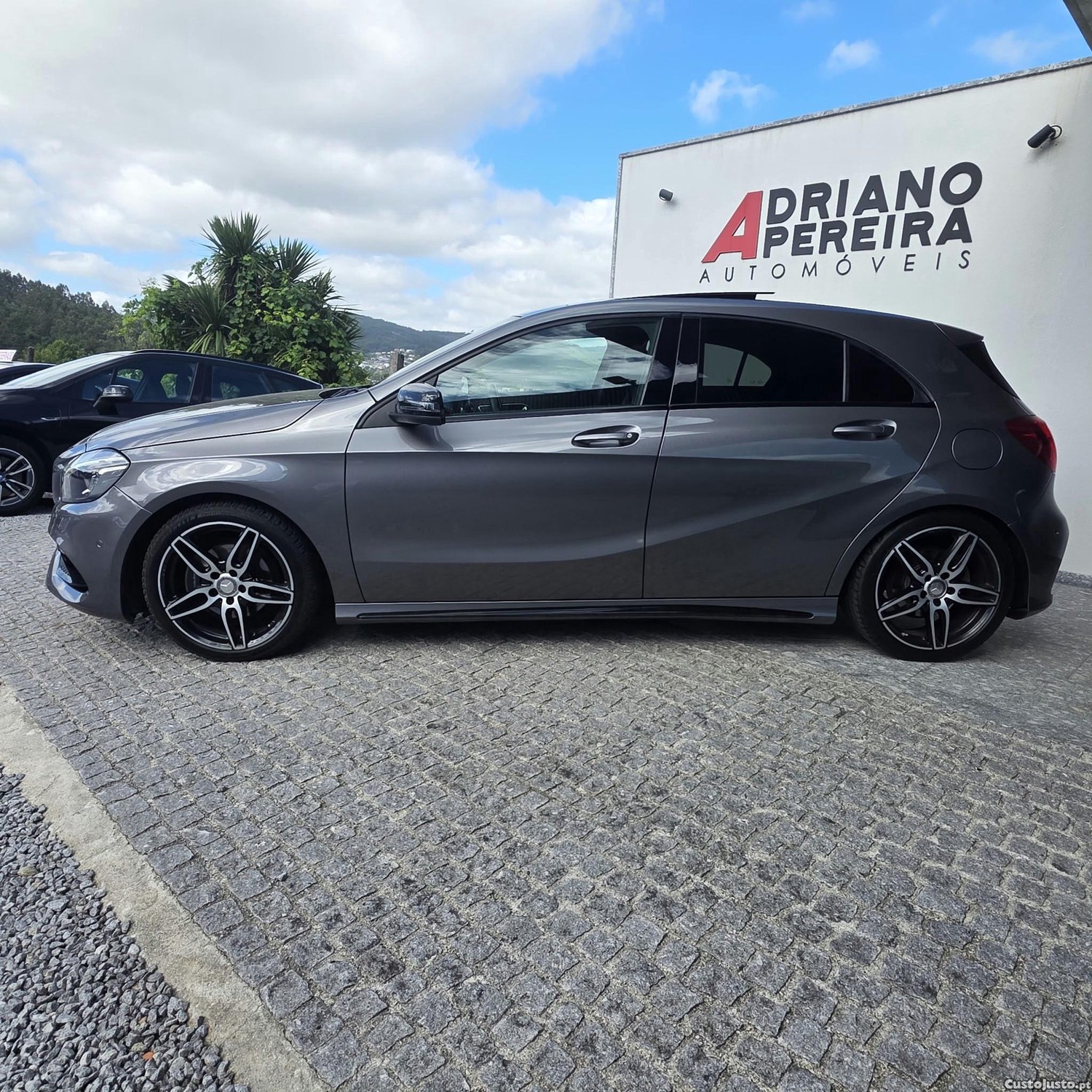 Mercedes-Benz A 200 d AMG Line Aut. — fotografia 15