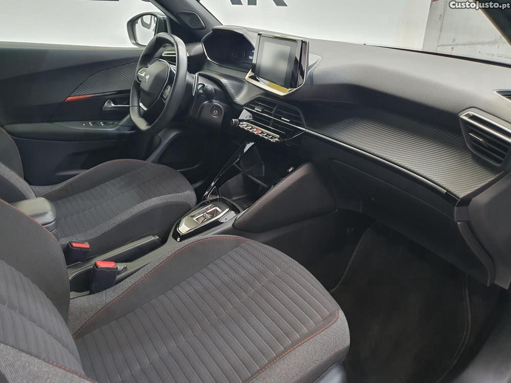 Peugeot 2008 1.5 BlueHDI 130 — fotografia 16