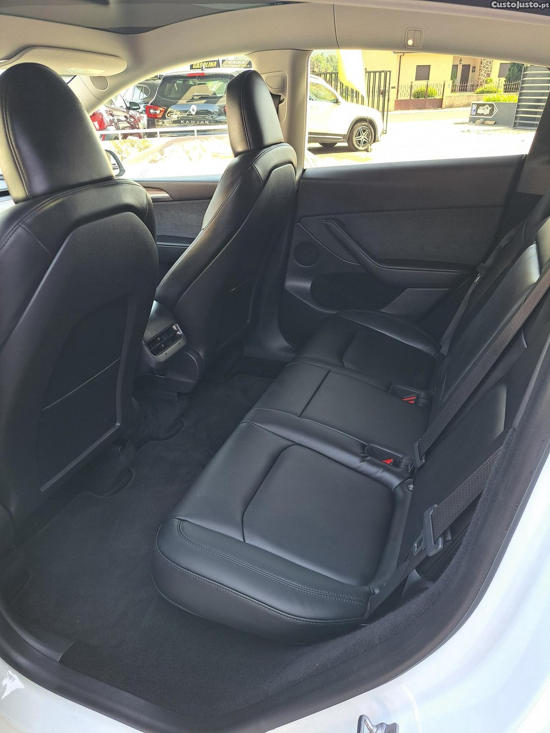 Tesla Model Y Performance Dual Motor — fotografia 21