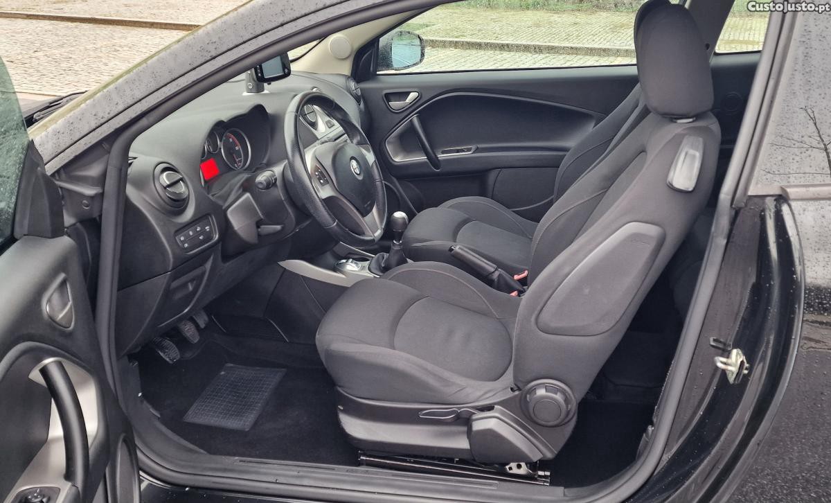 Alfa Romeo MiTo 1.3 Multijet S&S Distintive Nacional — fotografia 8