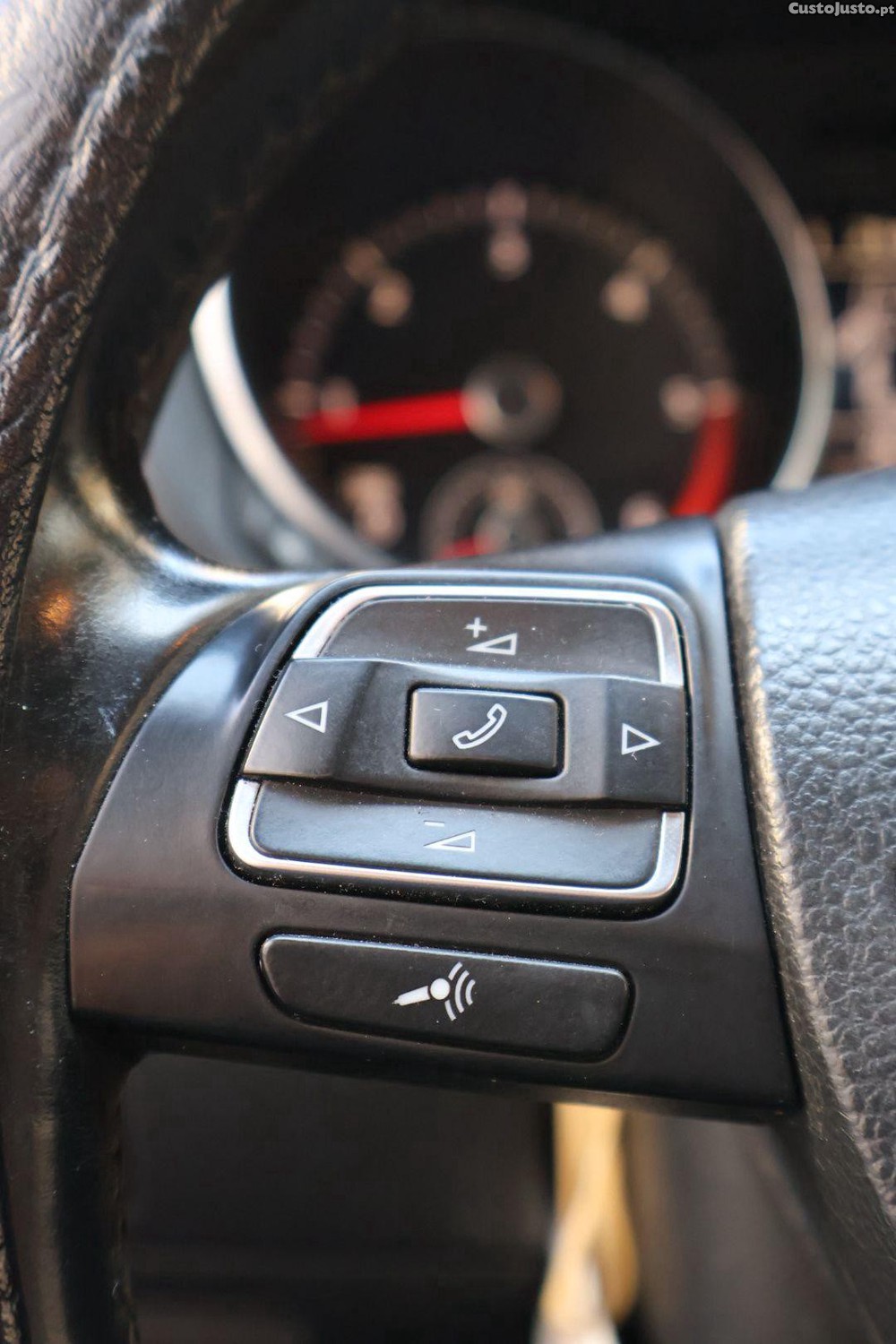 Volkswagen Golf 2.0 Tdi 5 Portas — fotografia 5