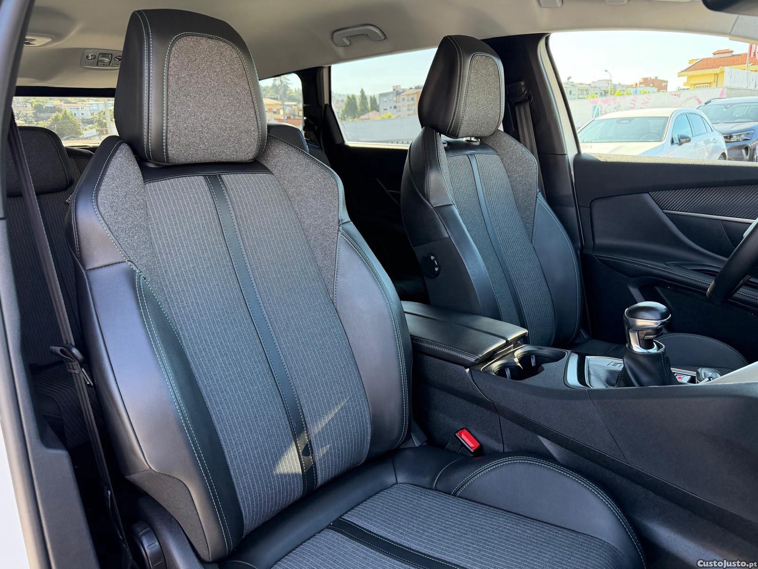 Peugeot 5008 1.5 BlueHDi Allure — fotografia 11