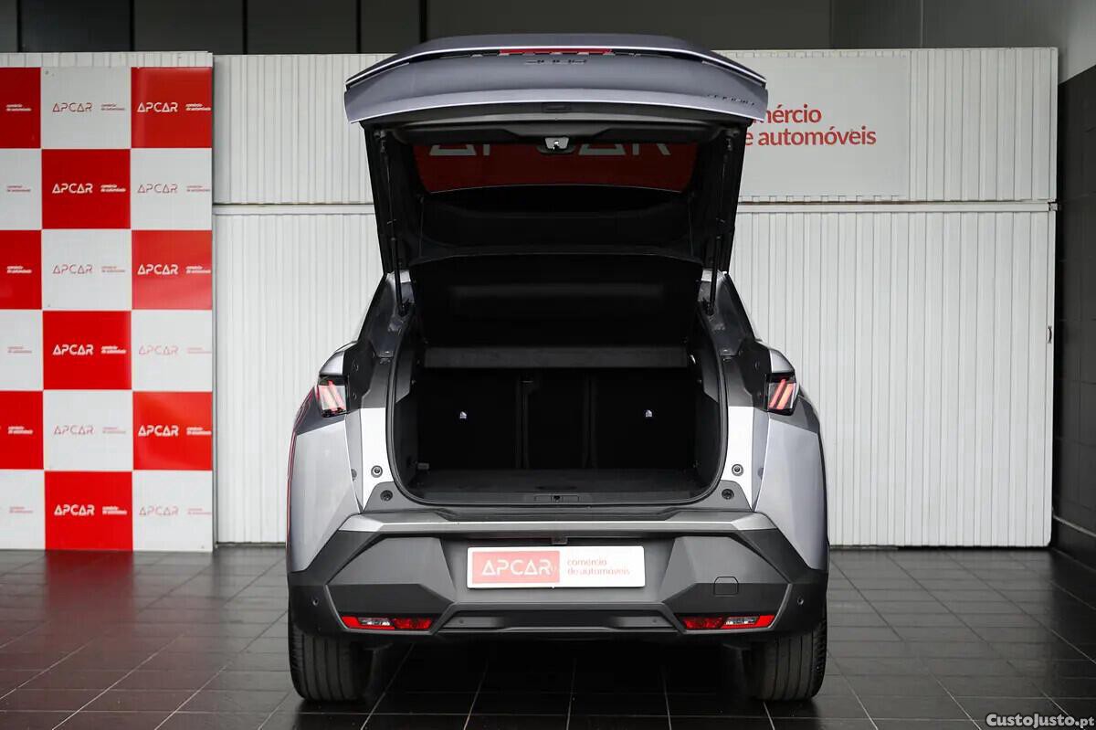 Peugeot 3008 1.2 Hybrid Allure e-DCS6 — fotografia 26