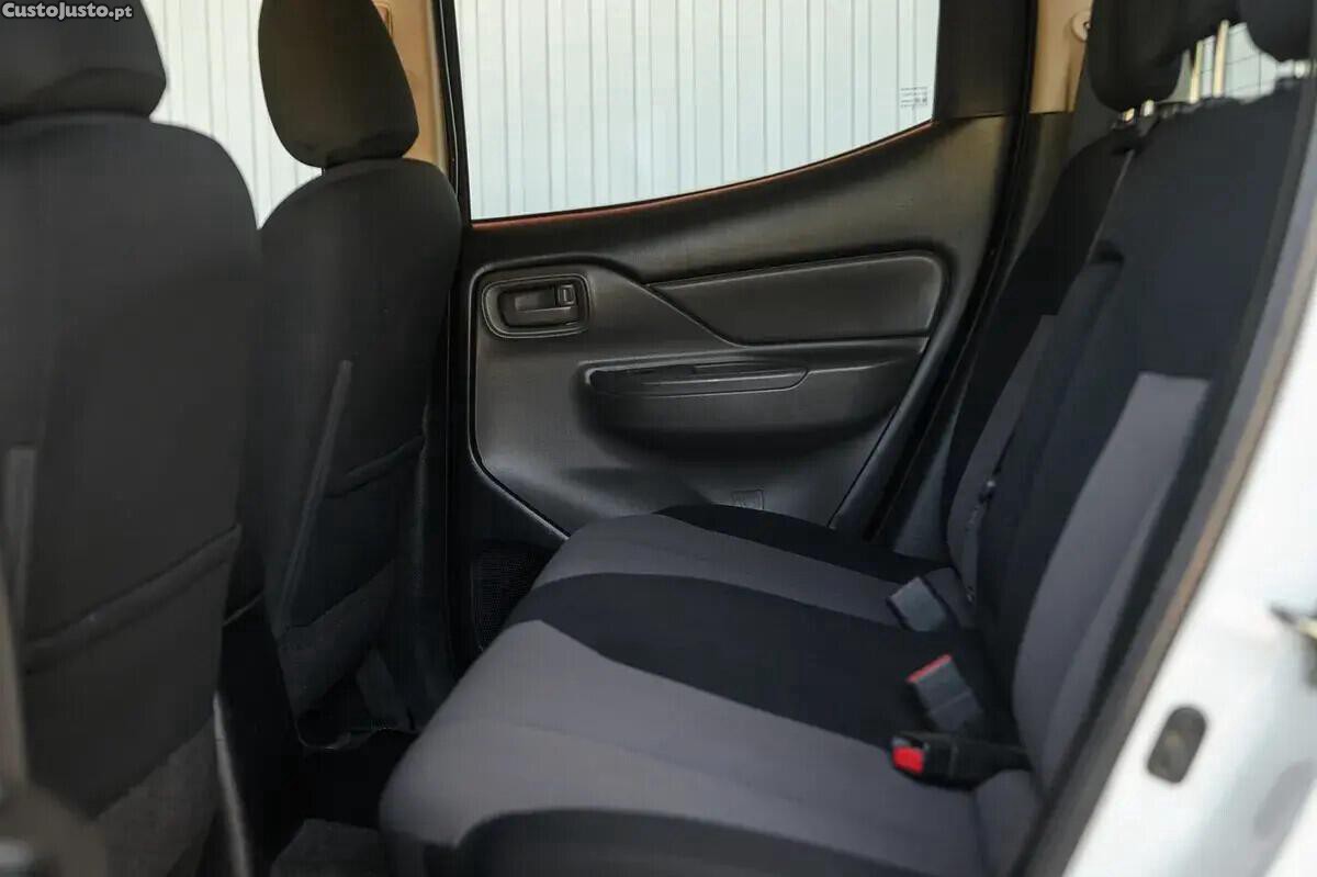 Mitsubishi L200 2.4 DI-D CD Invite 4WD — fotografia 5
