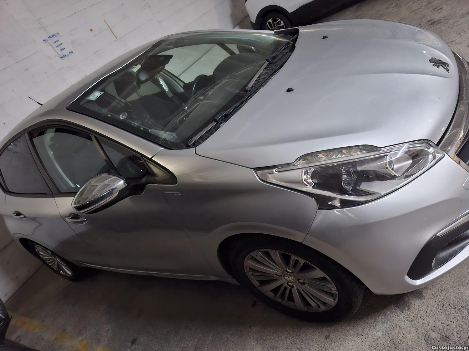 Peugeot 208 1.6 BlueHDi 75cv — fotografia 4