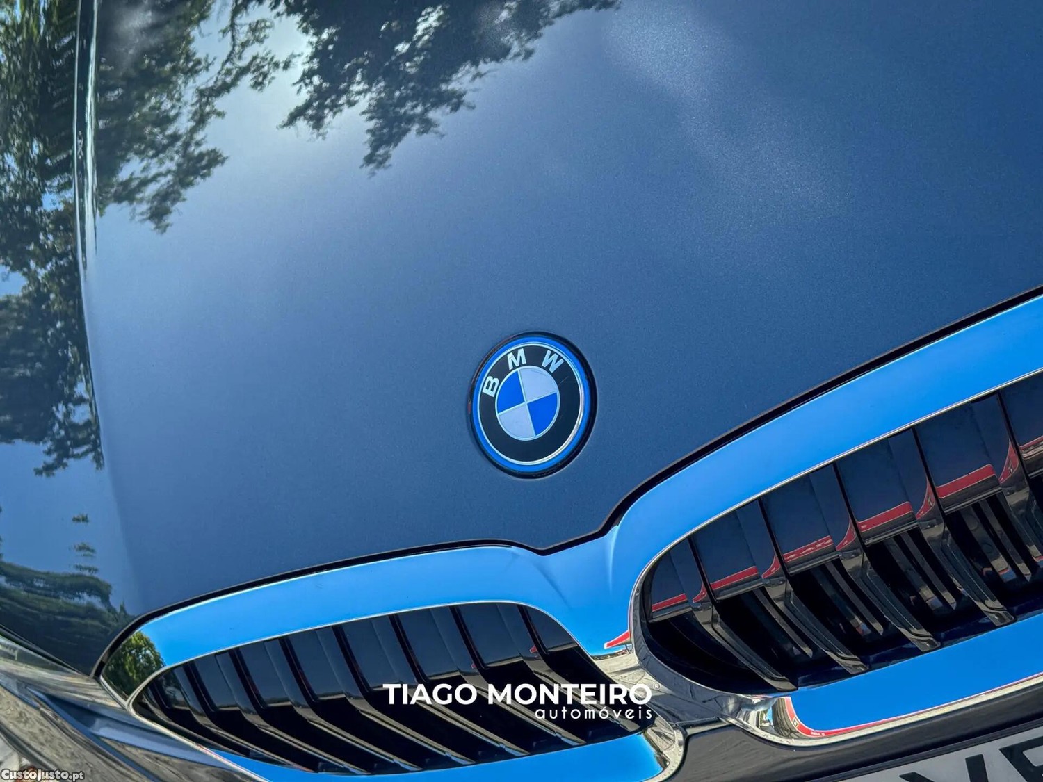 BMW 330 e Pack Desportivo M Auto — fotografia 4