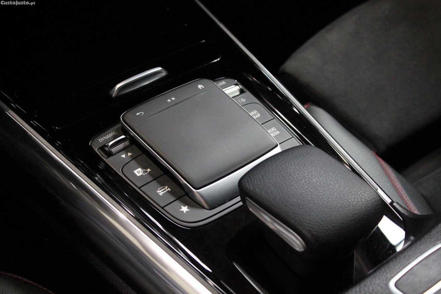 Mercedes-Benz GLA 250 Edition AMG Line — fotografia 3