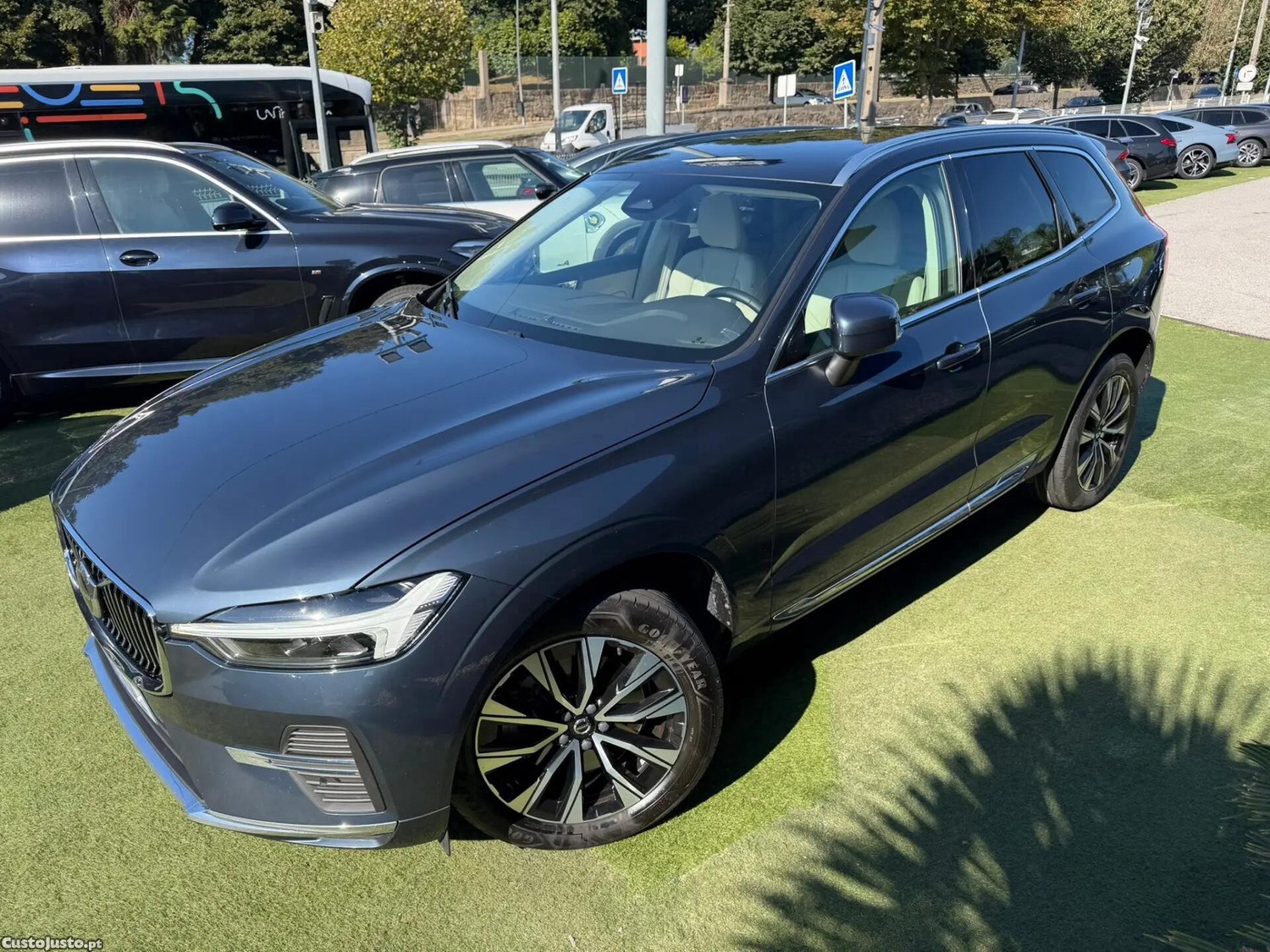 Volvo XC 60 2.0 B4 Plus Bright — fotografia 26