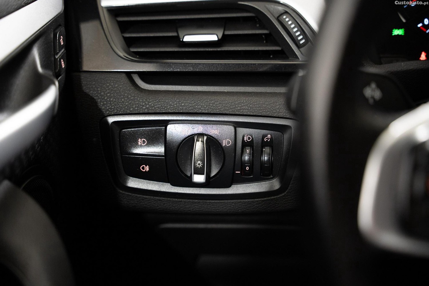 BMW X1 25 e xDrive Corporate Edition — fotografia 18