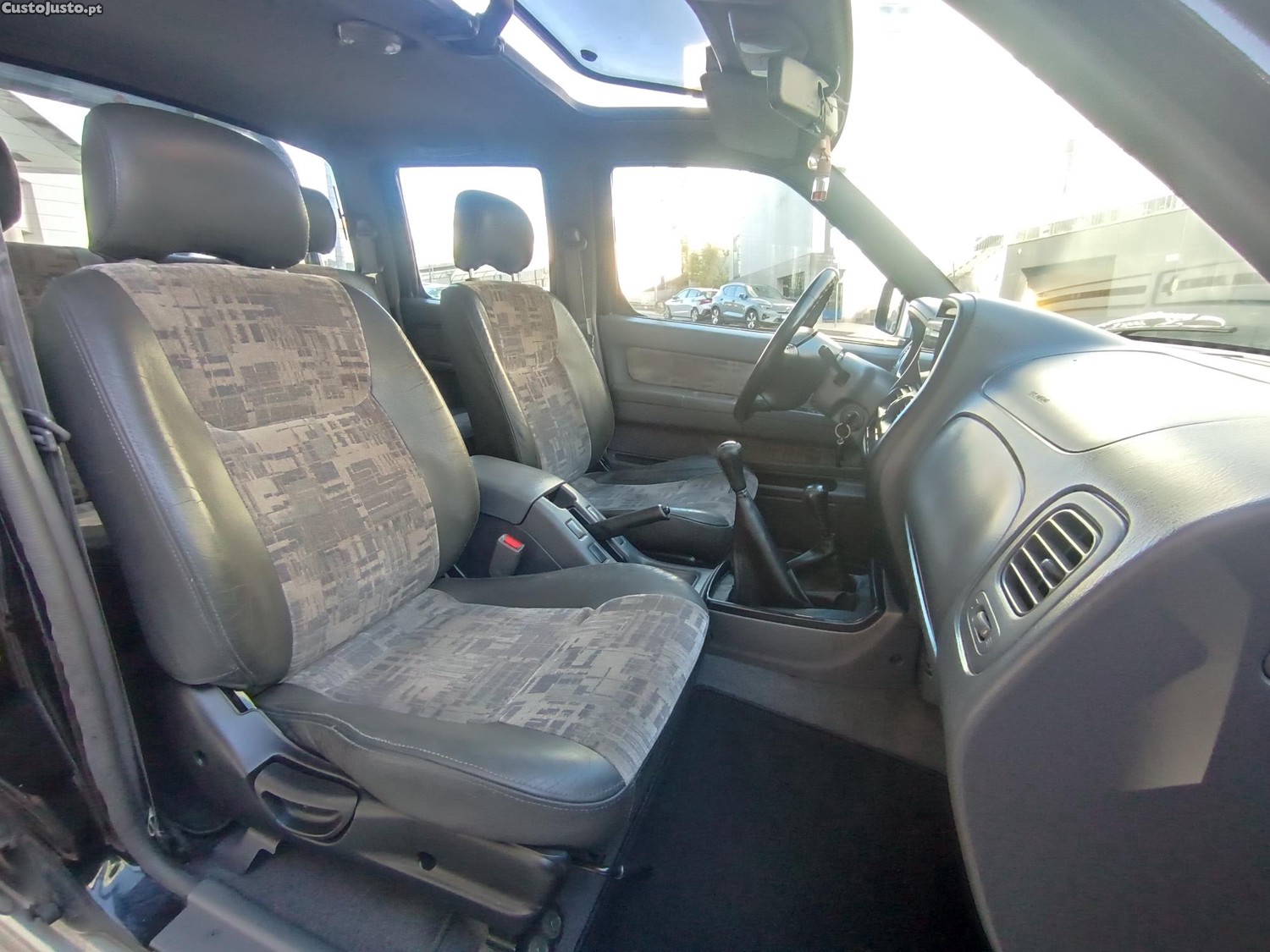 Nissan Navara 2.5 td 104cv azimute — fotografia 3