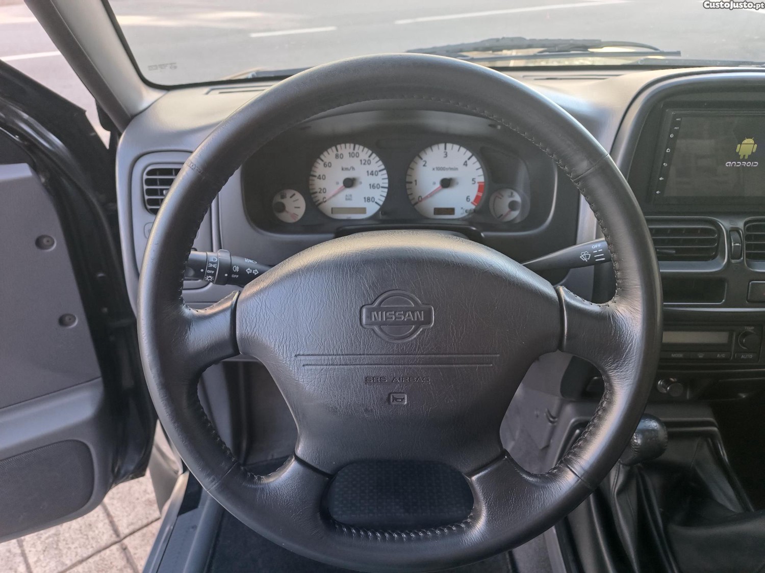 Nissan Navara 2.5 td 104cv azimute — fotografia 6