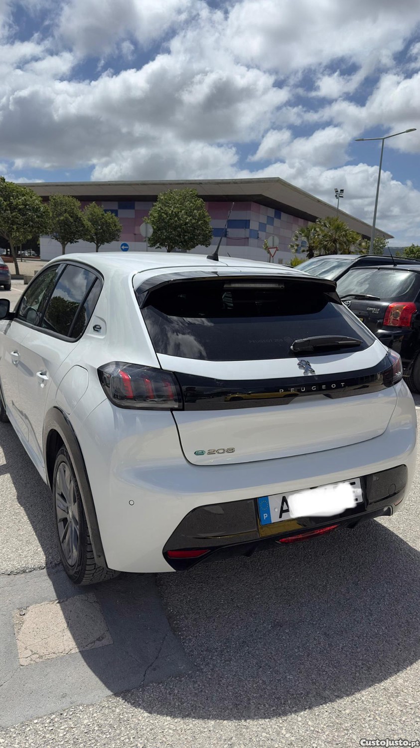 Peugeot 208 Allure — fotografia 8