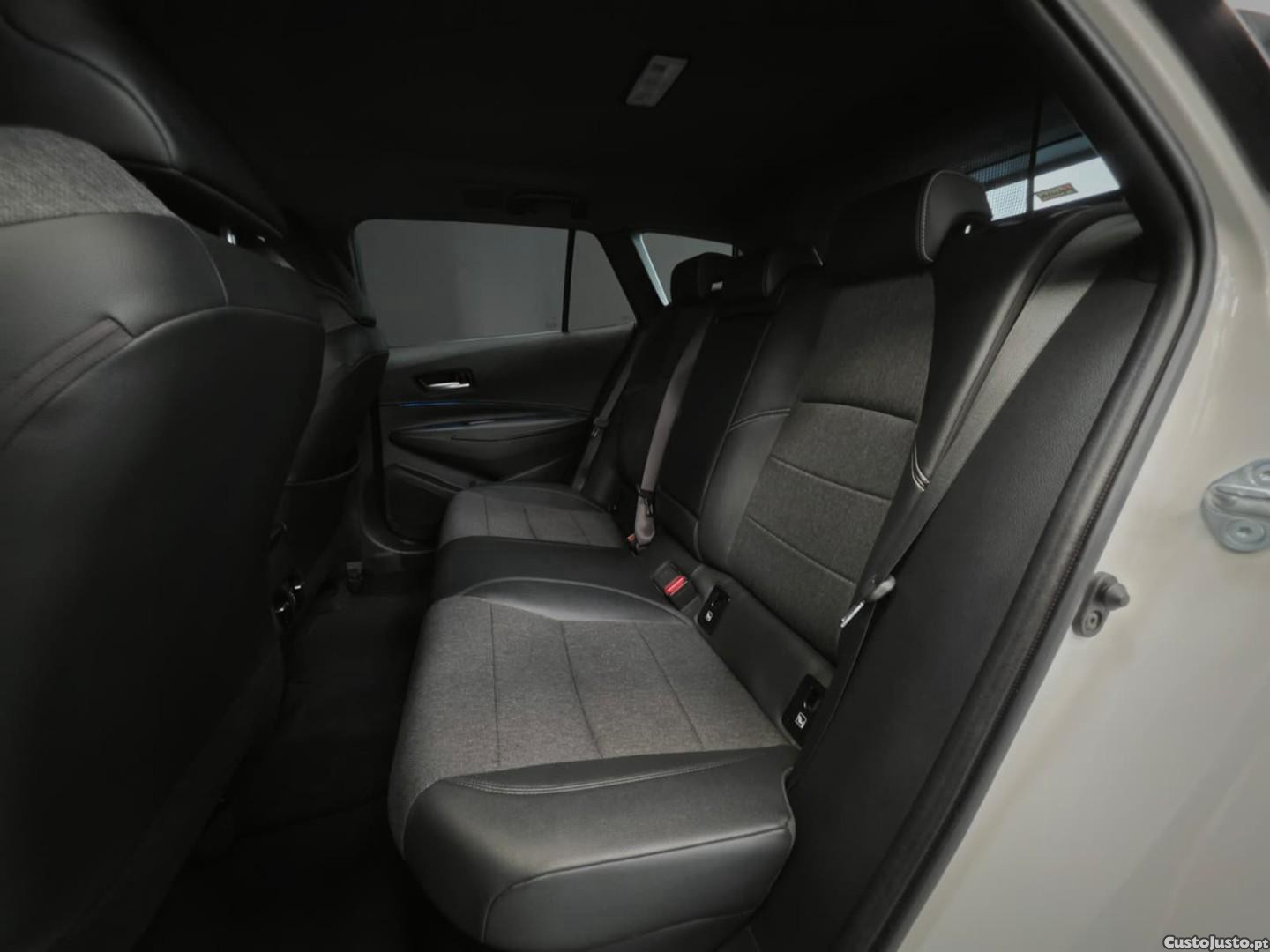 Toyota Corolla 1.8 Hybrid Comfort — fotografia 4