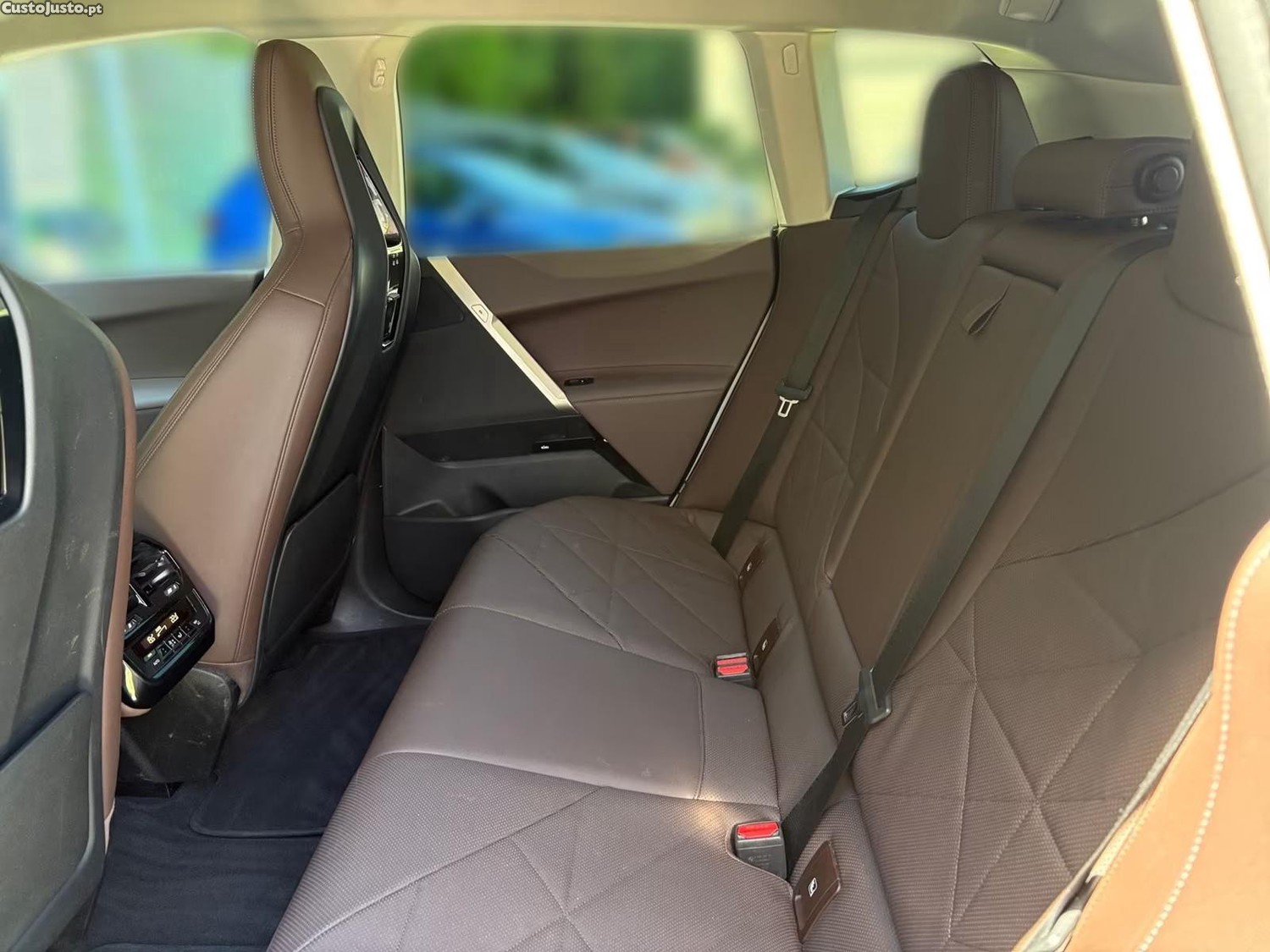 BMW iX xDrive 40 — fotografia 3
