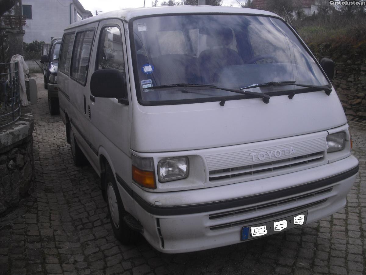 Toyota HiAce 2400 — photo 2
