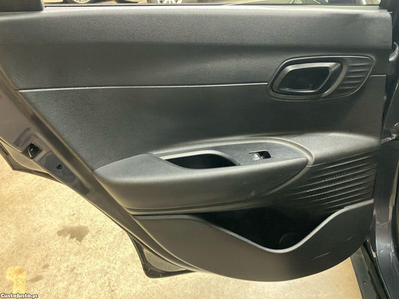 Hyundai Bayon 1.0 T-GDI Premium — fotografia 4