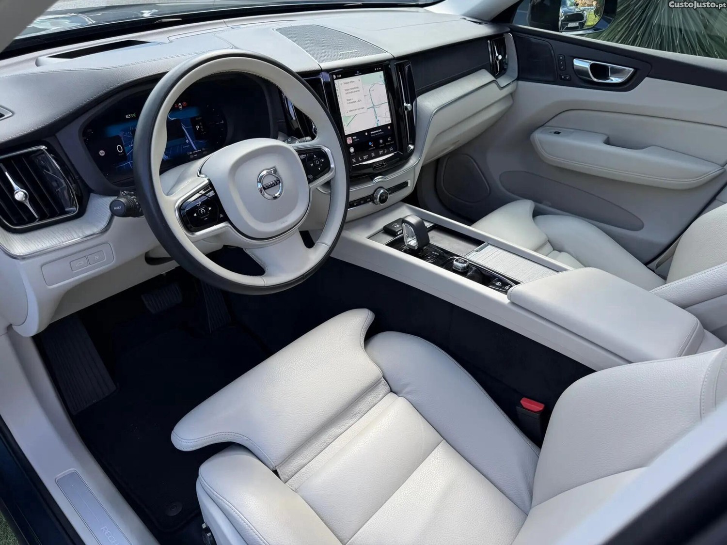 Volvo XC 60 2.0 T6 PHEV Ultimate Dark AWD — fotografia 28