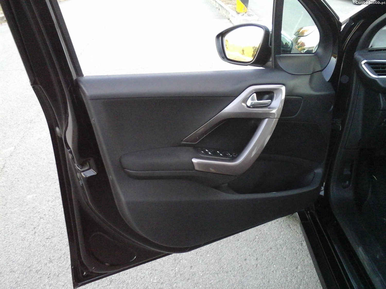 Peugeot 2008 1.6 HDi Style em excelente estado 12/2015 — fotografia 4