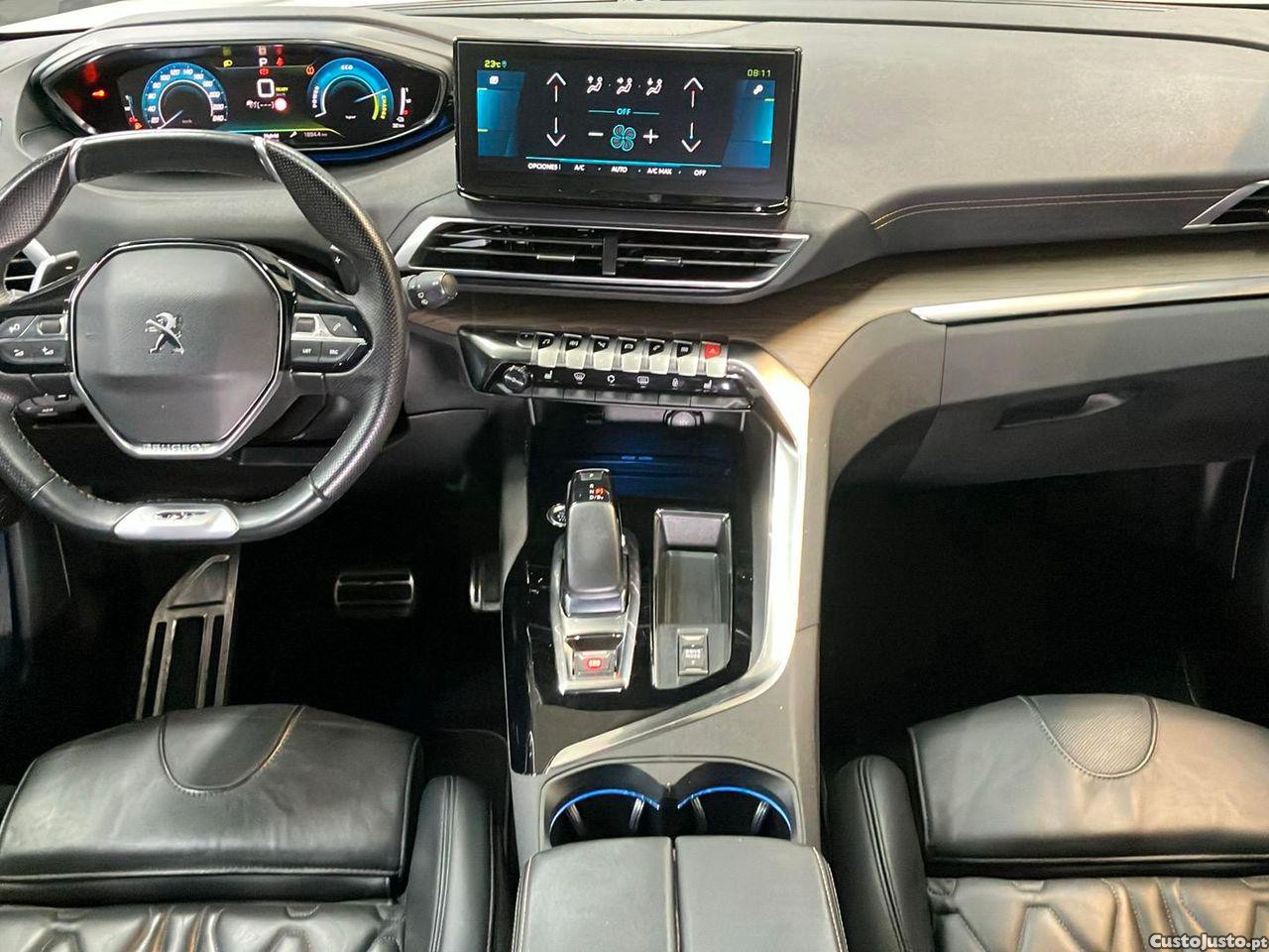 Peugeot 3008 225 e-EAT8 GT Pack — fotografia 16