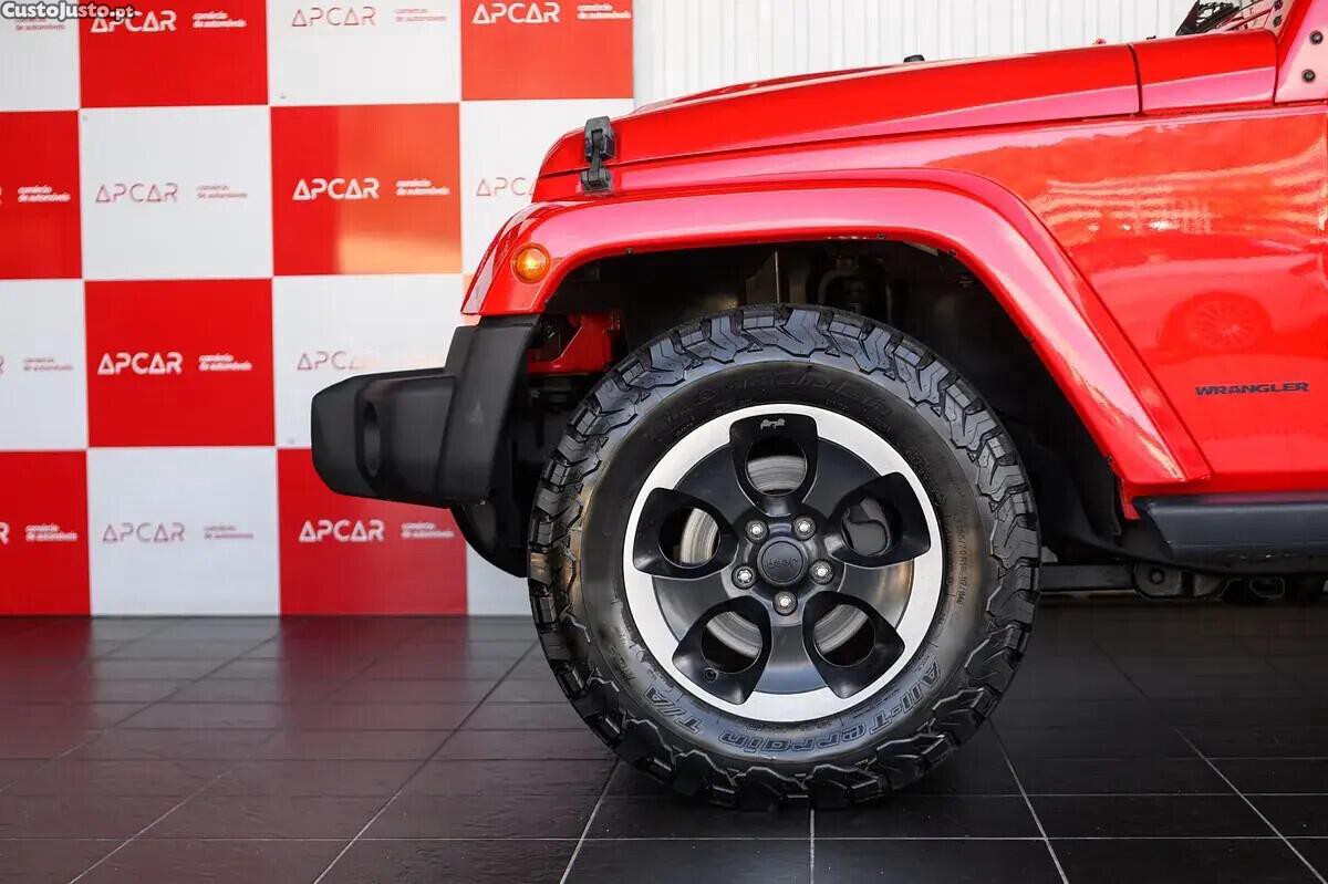 Jeep Wrangler 2.8 CRD Auto Sport — fotografia 23