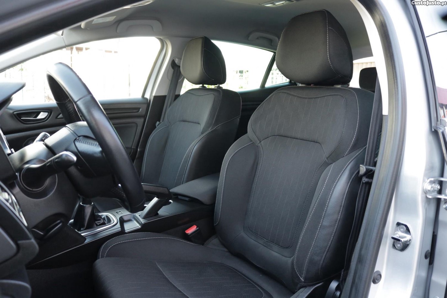 Renault Mégane 1.5 Blue DCI Limited 115cv — fotografia 45