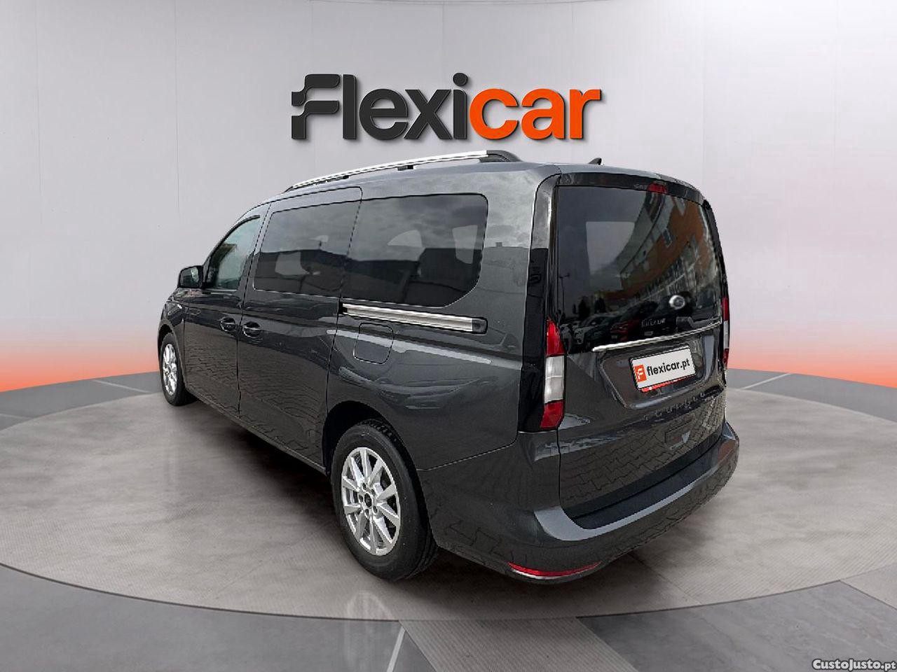 Ford Tourneo 1.5 EcoBoost Titanium — fotografia 13